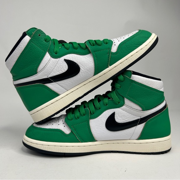 Nike Air Jordan 1 Retro High OG WMNS “Lucky Green” 2023 - Picture 3 of 10